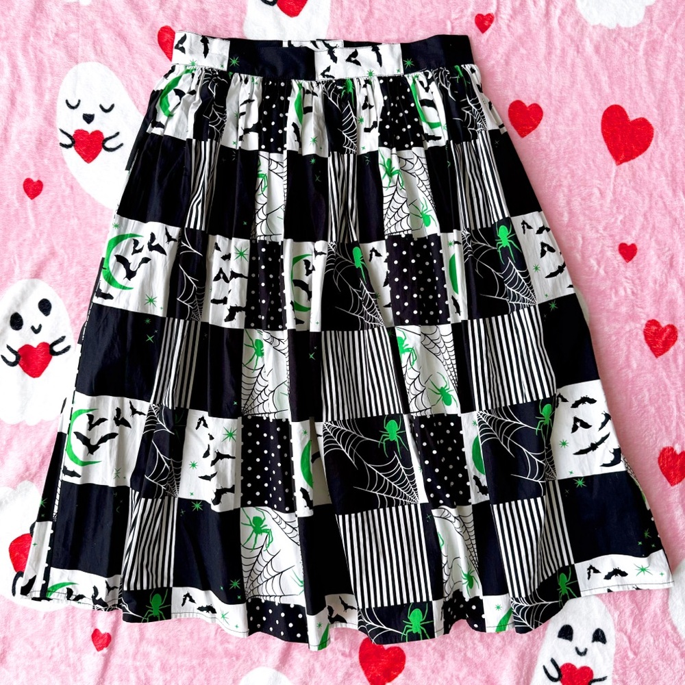 new hell bunny annie 50s halloween skirt in black white green S bats spider webs